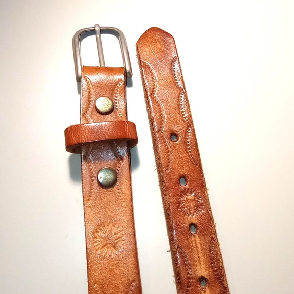 Vintage Hand Crafted Tan Western Tooled Leather Name "Mary" Women's Belt Size 32 - Picture 3 of 13